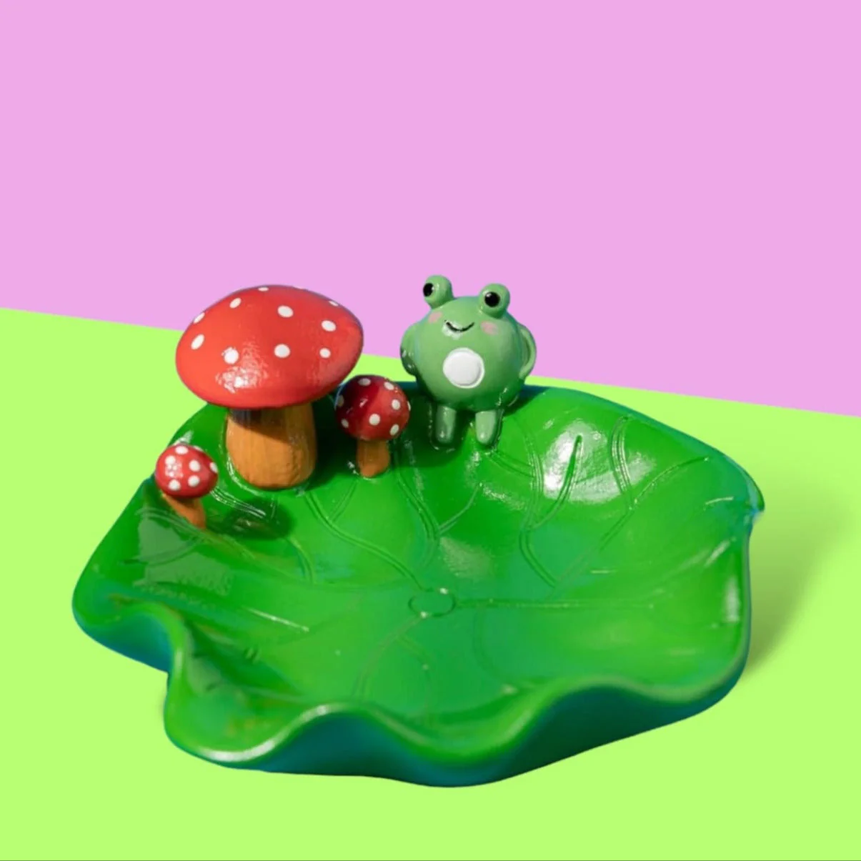 Canna Style Lily Pad Ashtray Catchall