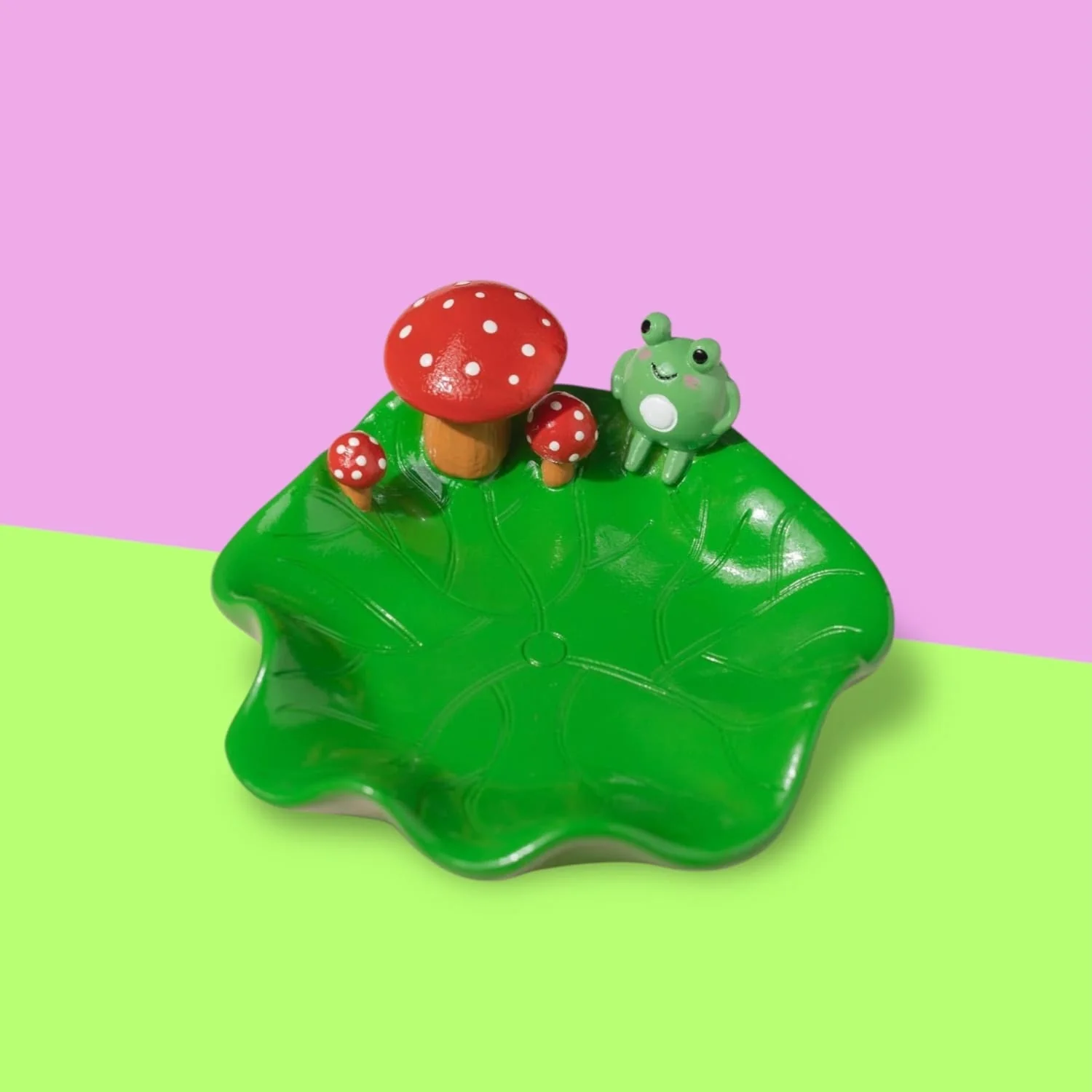 Canna Style Lily Pad Ashtray Catchall - Image 4