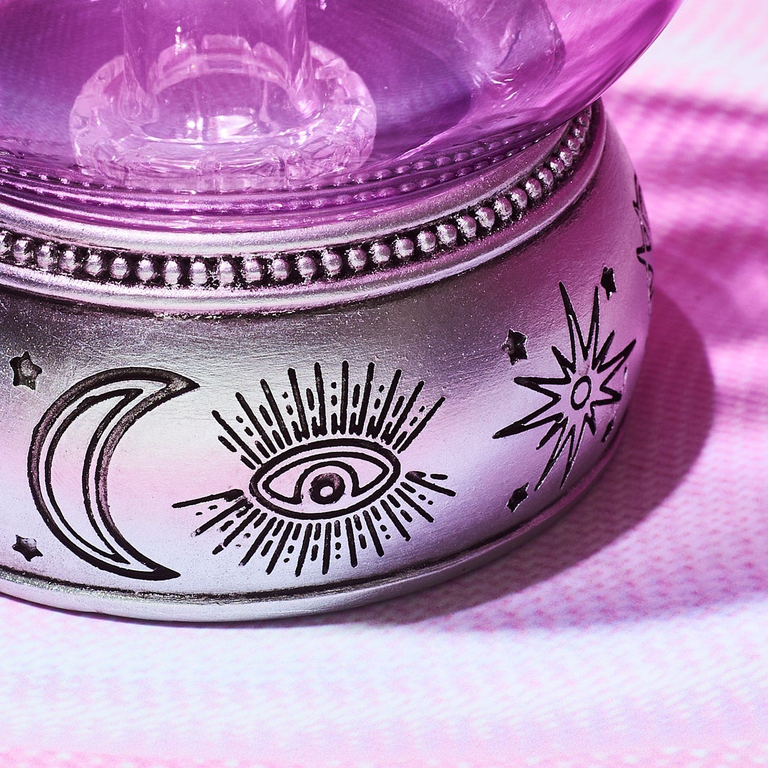 Canna Style Crystal Ball Bong - Image 4