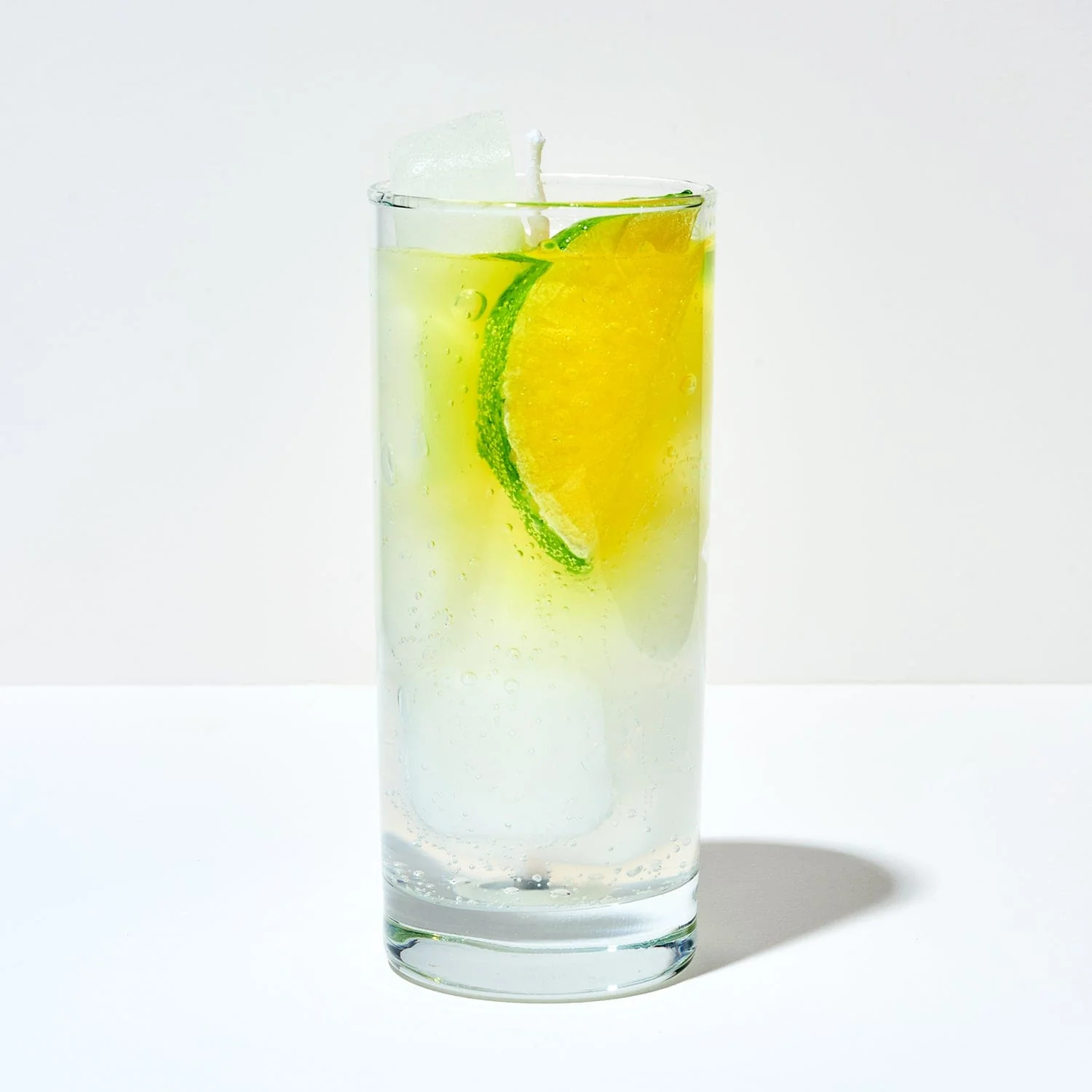 Friends NYC Vodka Soda Candle - Image 5