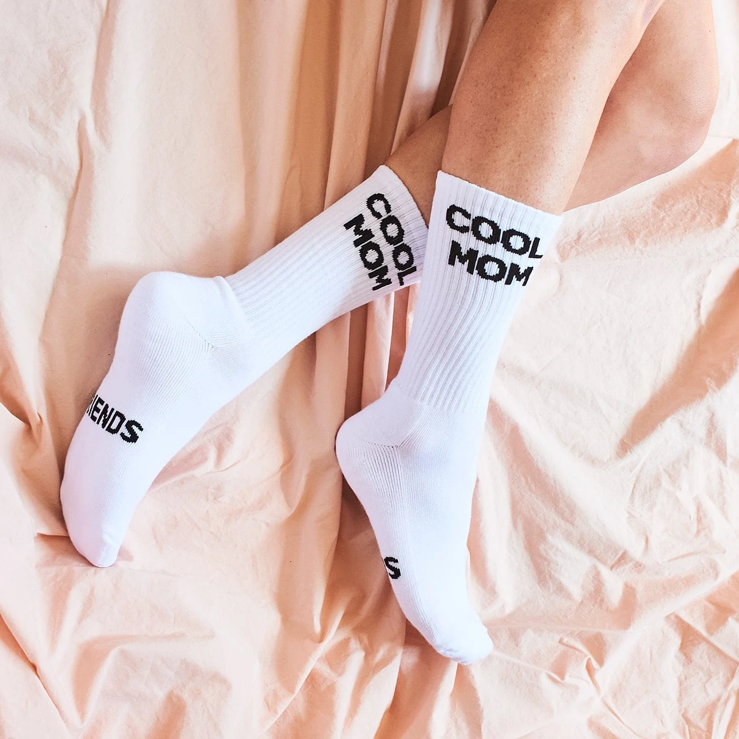 Friends NYC Cool Mom Socks - Unisex - Image 6