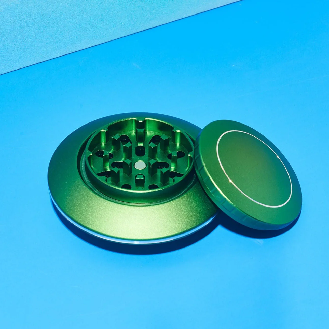 Green UFO Grinder - Image 2
