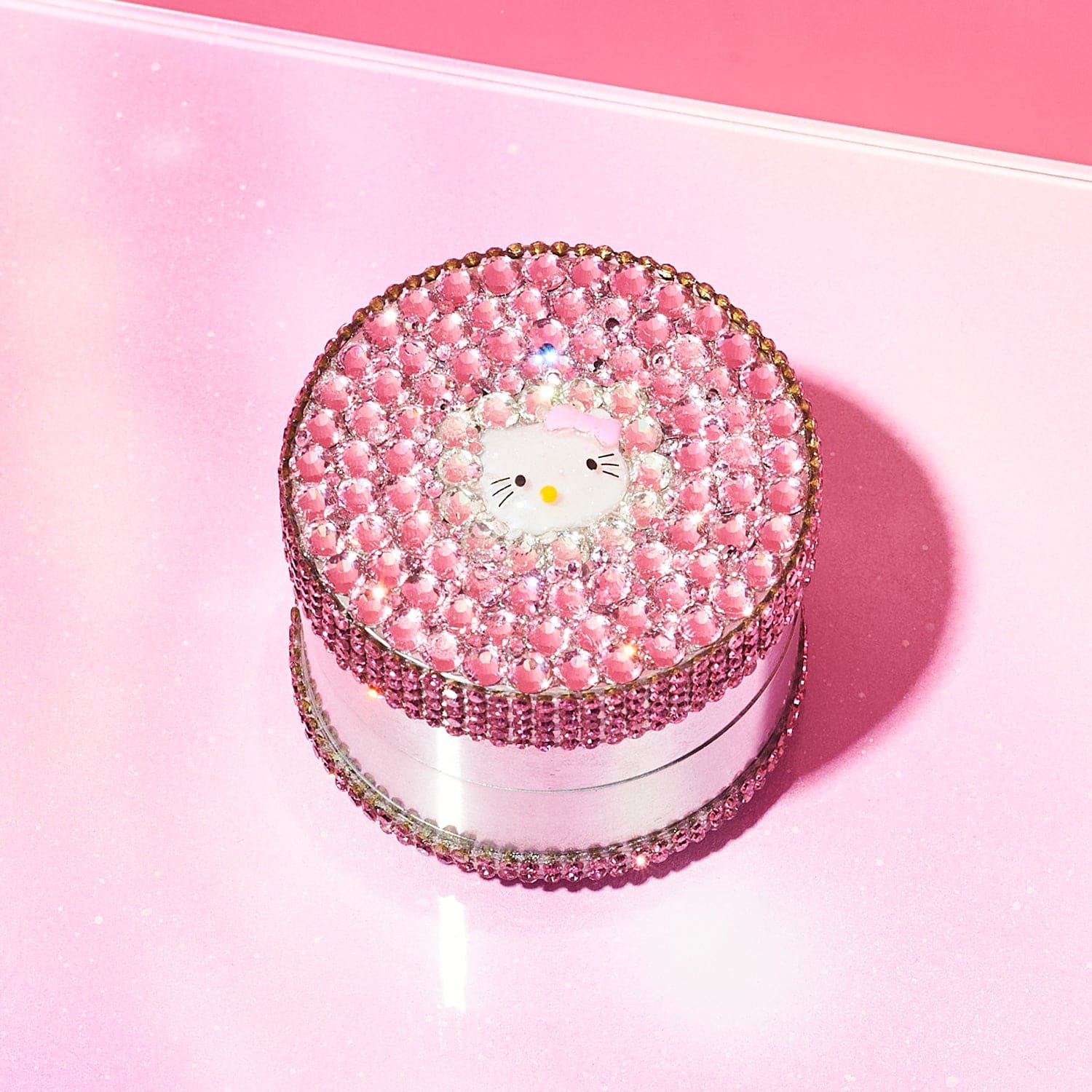 Hello Kitty Rhinestone Bling Grinder