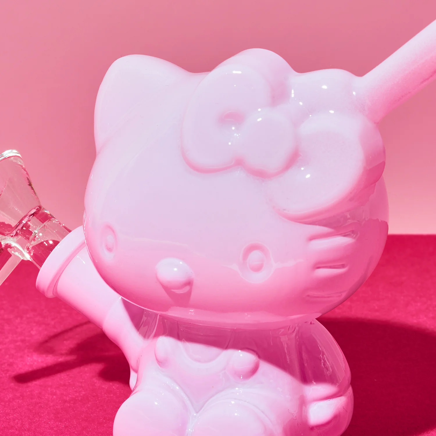 Hello Kitty Pink Bong - Image 2