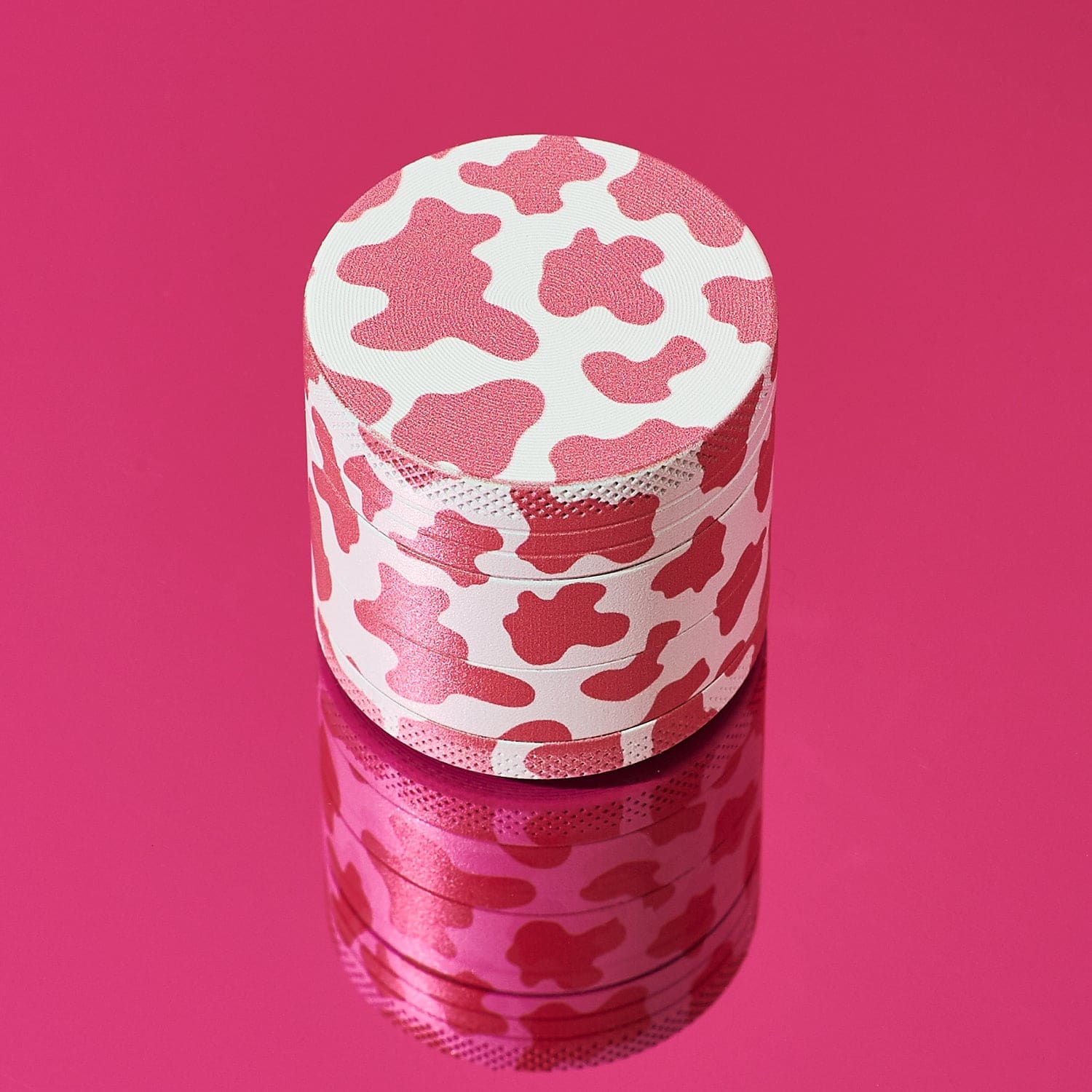 Canna Style Mini Pink Cow Print Grinder - Image 5