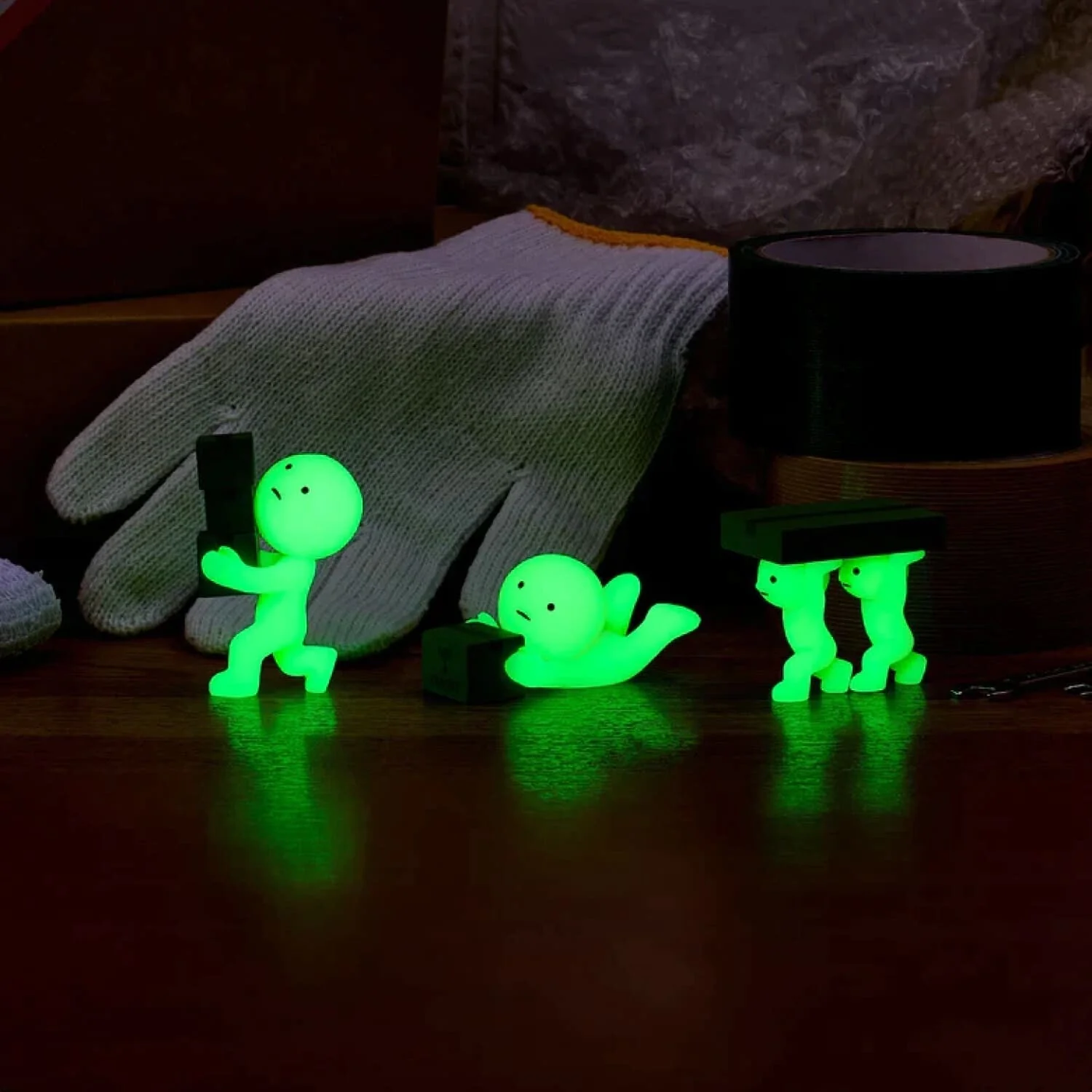 Smiski Mini Figurine - Moving - Image 6