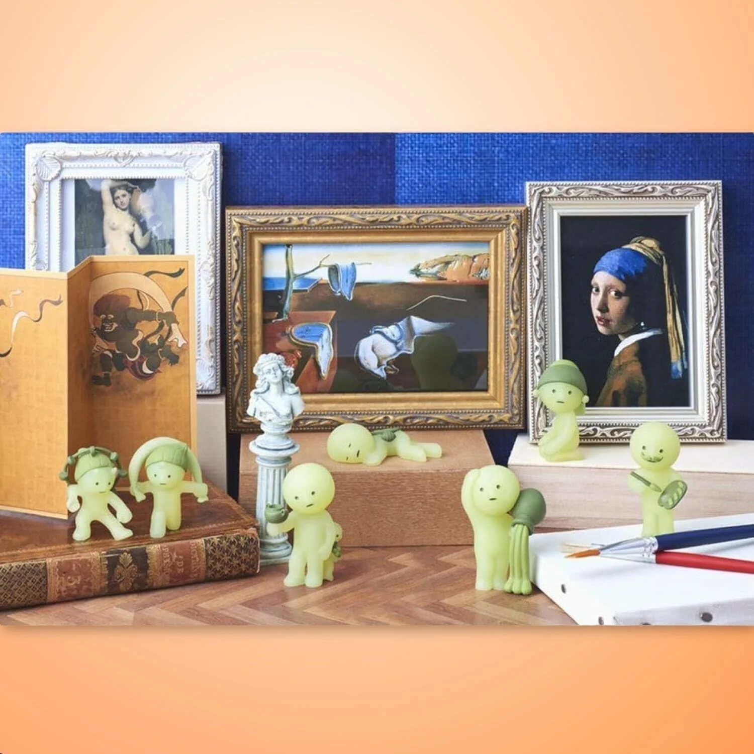 Smiski Mini Figurine - Museum - Image 5